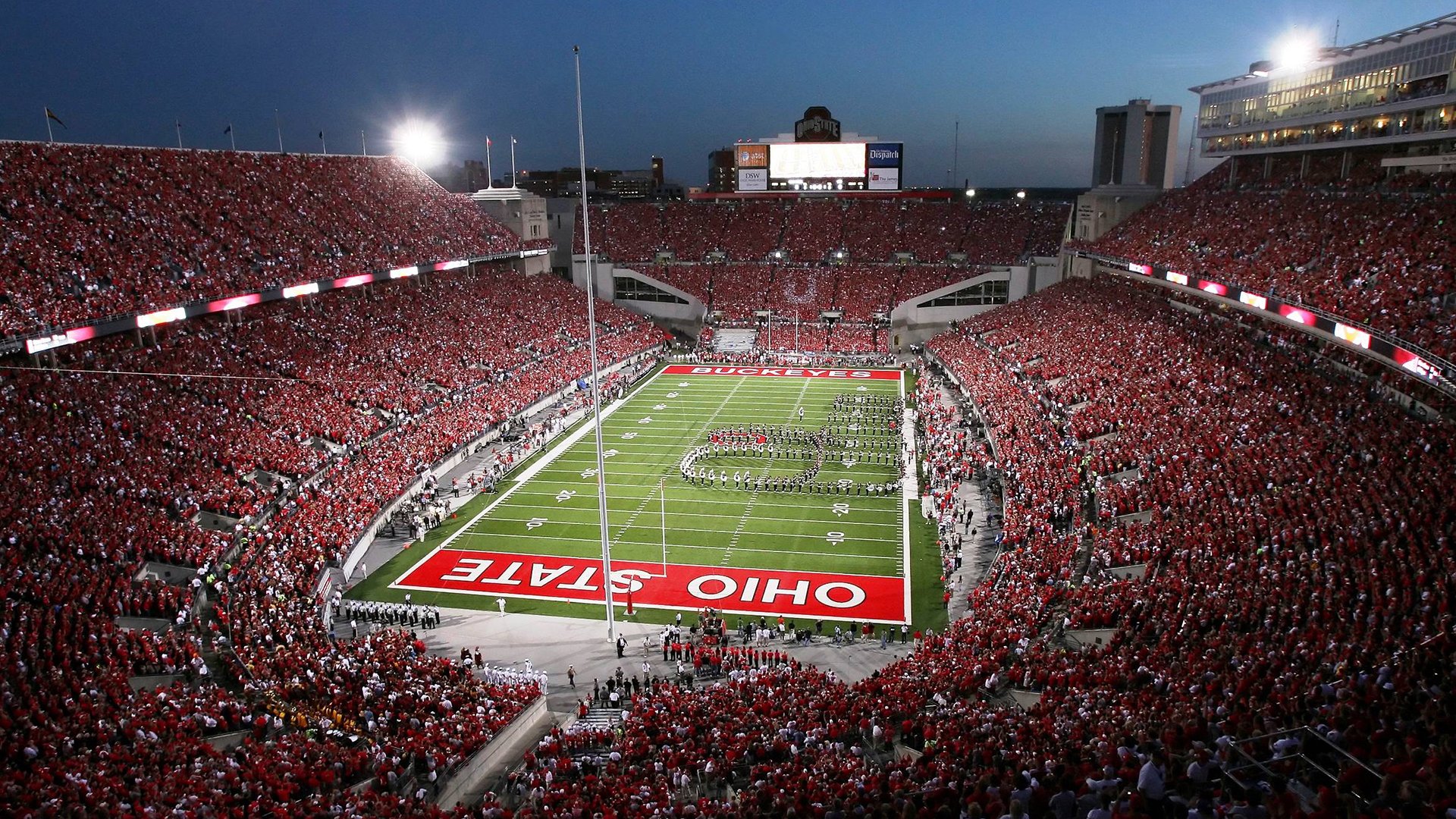 沙特硬仗锤炼铁骨，摩纳哥决胜方显真章，F1街道赛的生存与荣耀