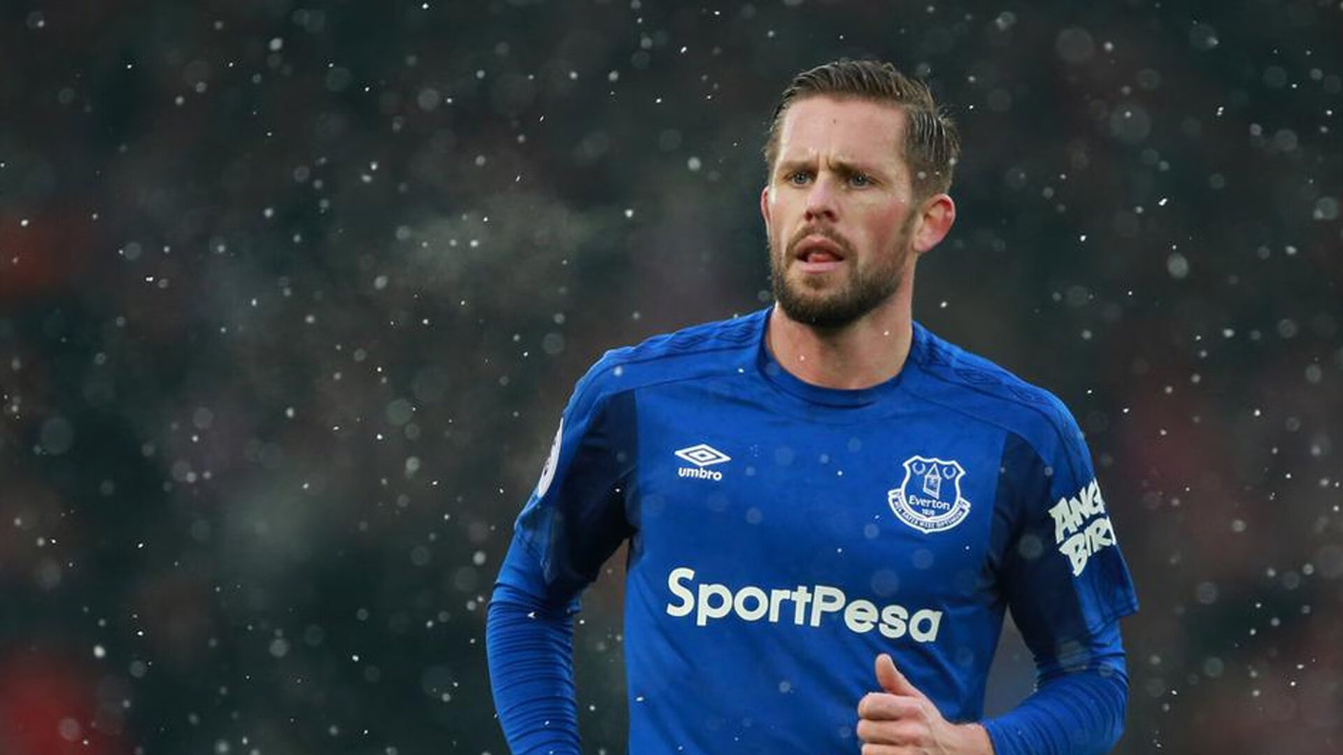 开云体育登录-引擎轰鸣处，是城市的心跳，当奥利维耶在街道赛之夜唤醒全队节奏